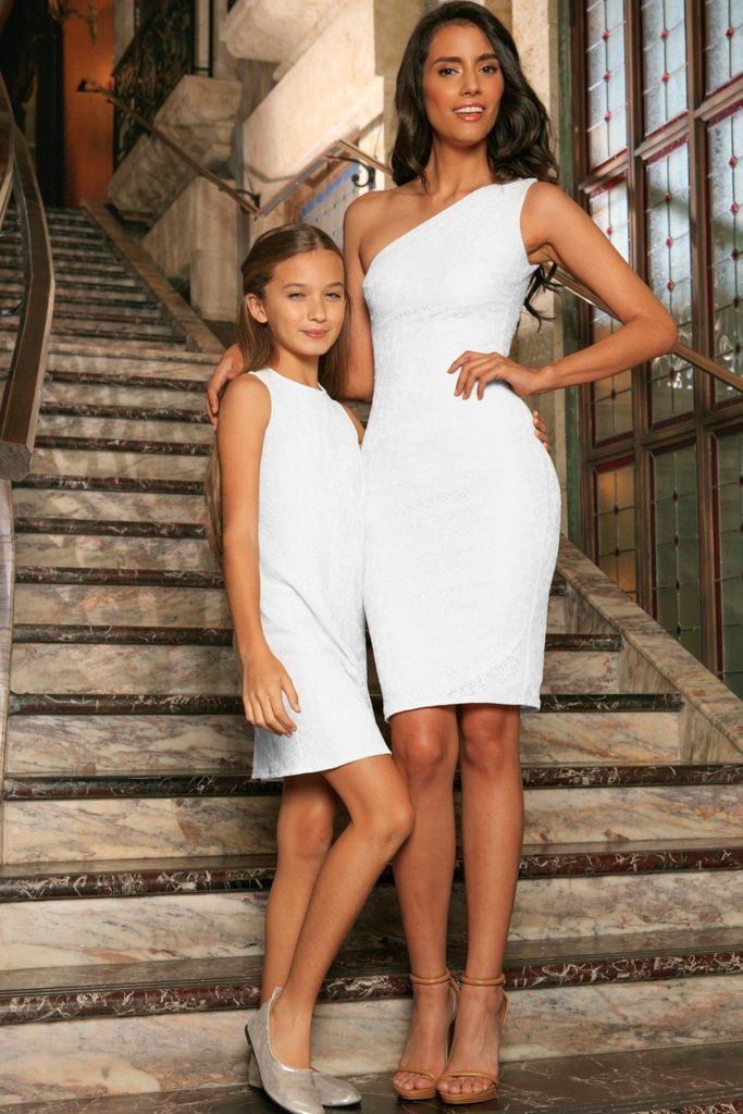 Dakota Johnson's Spring Dress: A Mother-Daughter Fashion Moment Dakota Johnson's Spring Dress: A Mother-Daughter Fashion Moment