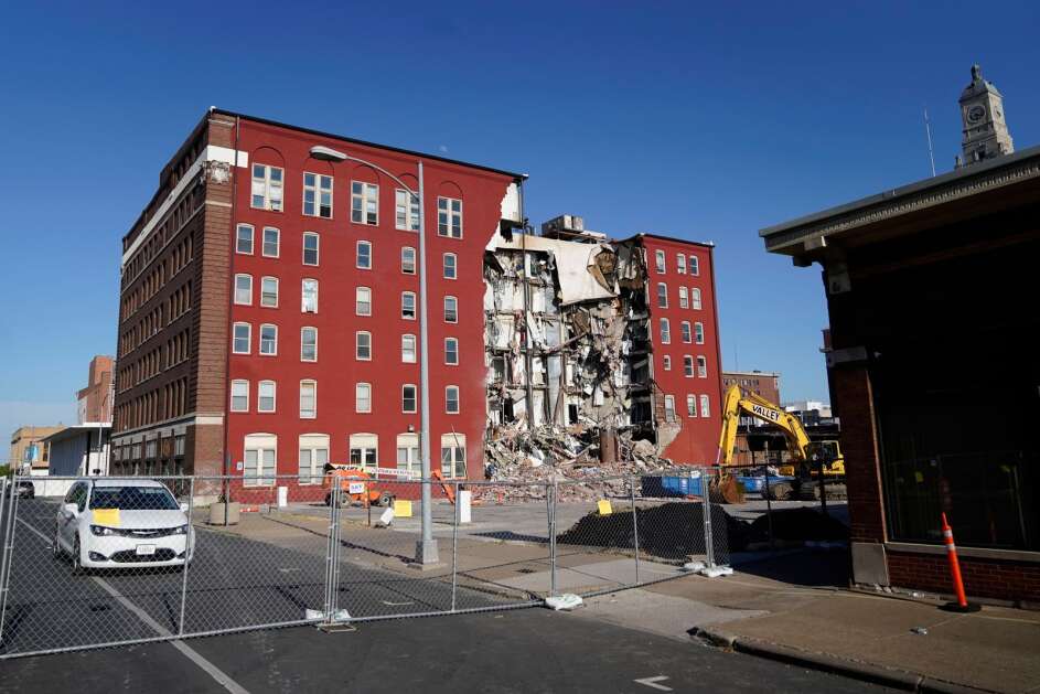 Davenport Council Greenlights Apartment Building Tear-Down Davenport Council Greenlights Apartment Building Tear-Down