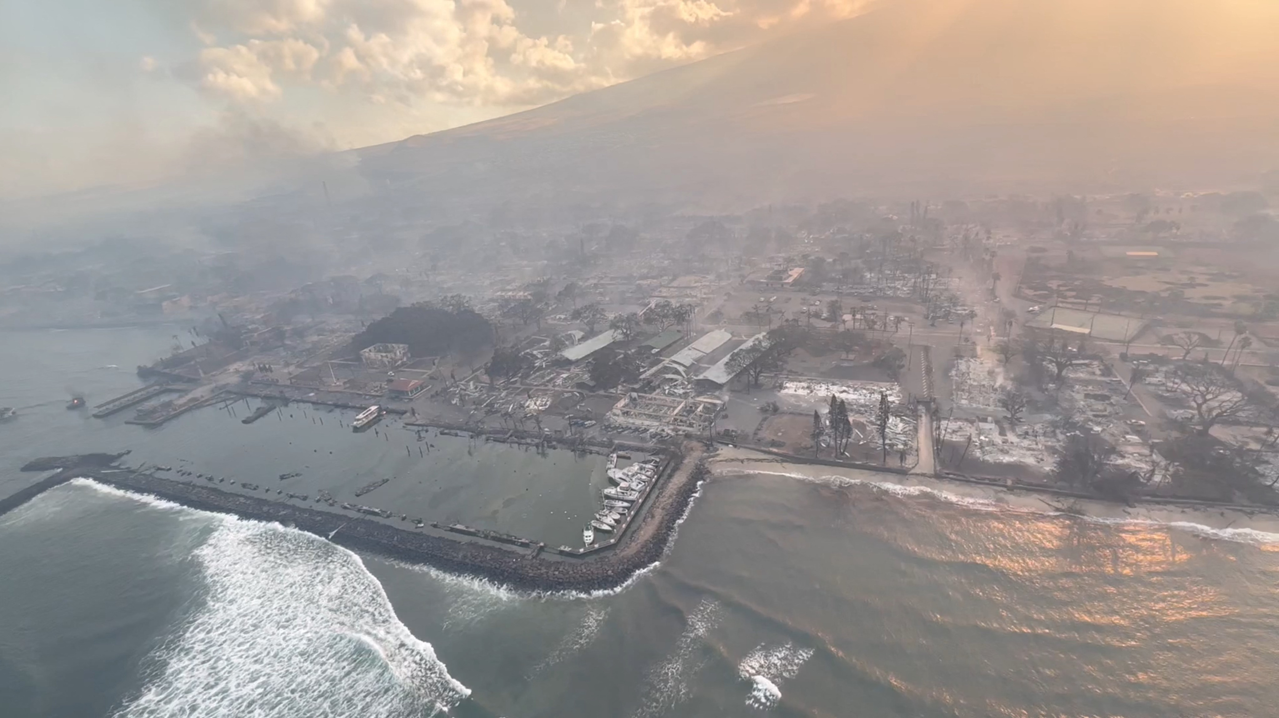 Deadly Wildfires Continue To Threaten Eastern Manitoba: Update On Firefighting Efforts Deadly Wildfires Continue To Threaten Eastern Manitoba: Update On Firefighting Efforts