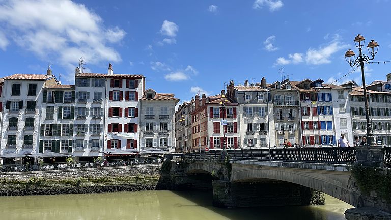 Déficit Foire Au Jambon 2025: La Ville De Bayonne Face À Une Crise Financière ? Déficit Foire Au Jambon 2025: La Ville De Bayonne Face À Une Crise Financière ?