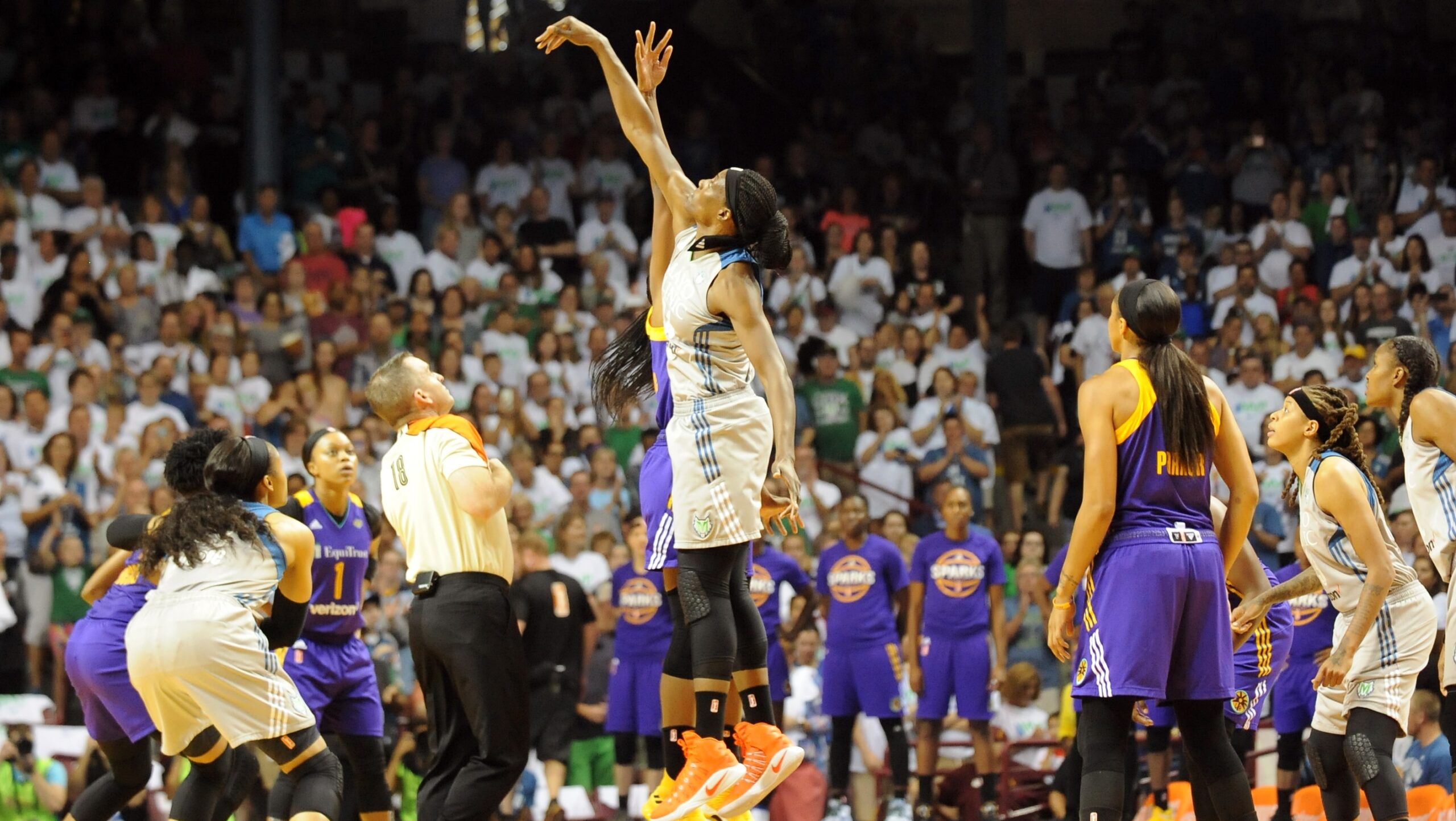 Deja Kelly's Buzzer-Beater: WNBA Preseason Victory For The Aces Deja Kelly's Buzzer-Beater: WNBA Preseason Victory For The Aces