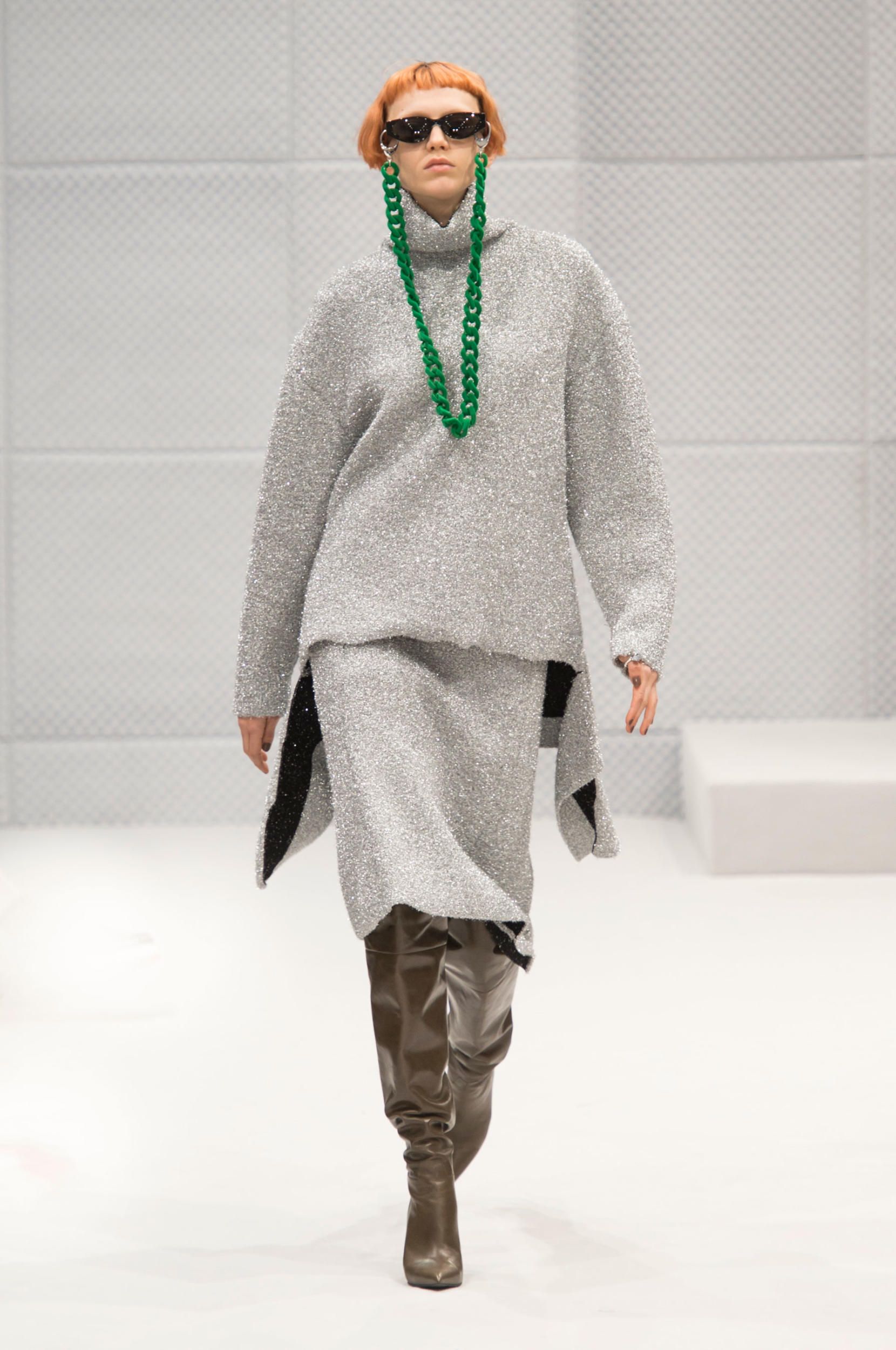 Demna Gvasalia's Gucci Debut: A Critical Analysis Demna Gvasalia's Gucci Debut: A Critical Analysis