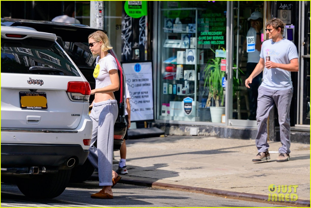 Did Gigi Hadid Drive A Wedge Between Bradley Cooper And Leonardo DiCaprio? Did Gigi Hadid Drive A Wedge Between Bradley Cooper And Leonardo DiCaprio?
