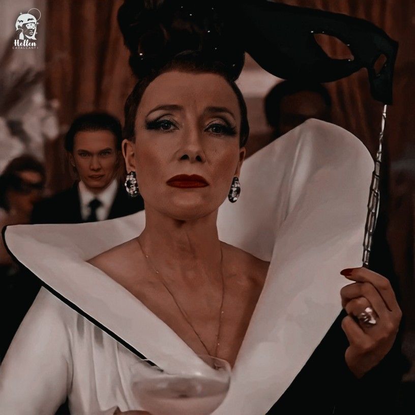 Disney's Cruella: Emma Stone And Baroness Von Hellman's Intense Conflict Disney's Cruella: Emma Stone And Baroness Von Hellman's Intense Conflict