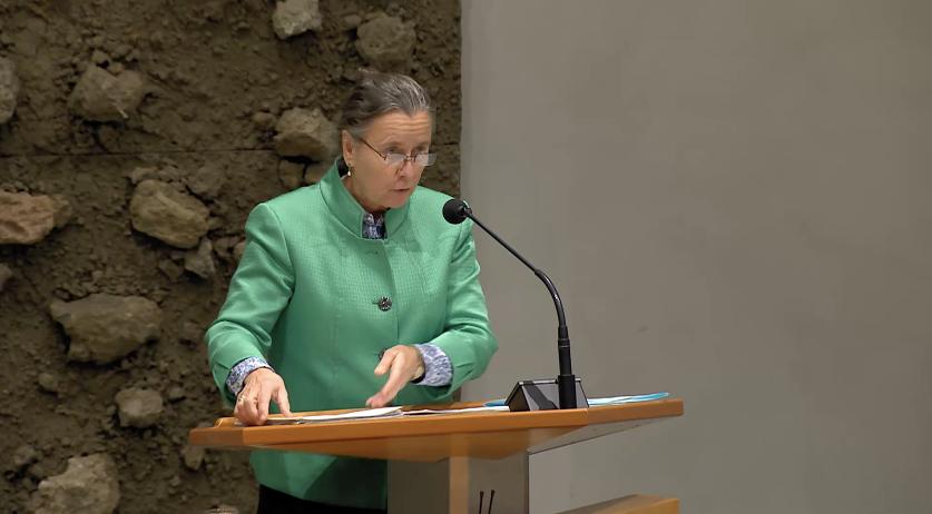 Dispute Over Royal Honors For Asylum Volunteers: PVV Minister's Refusal Dispute Over Royal Honors For Asylum Volunteers: PVV Minister's Refusal