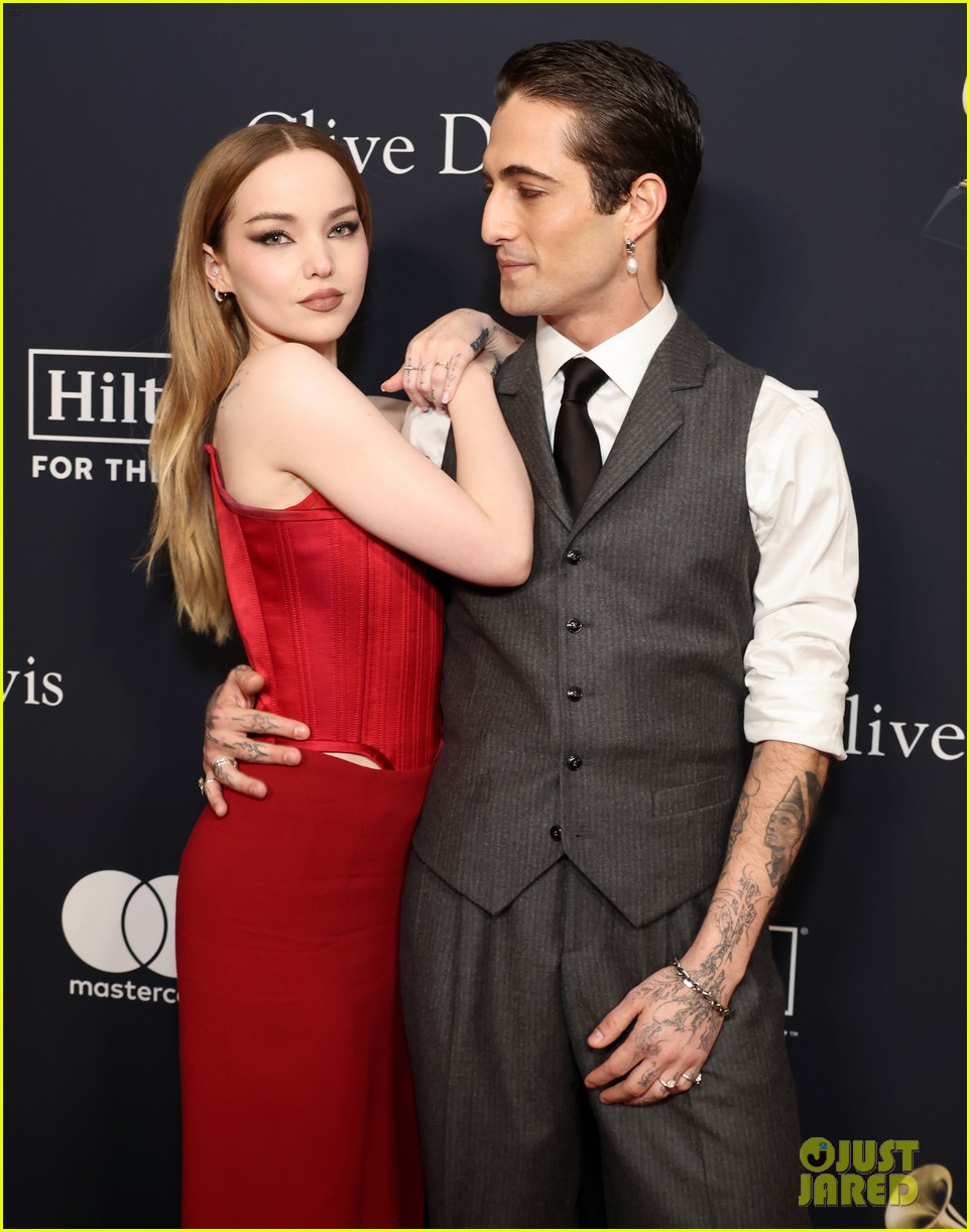Dove Cameron And Damiano David: Public Display Of Affection In NYC Following Tour News Dove Cameron And Damiano David: Public Display Of Affection In NYC Following Tour News