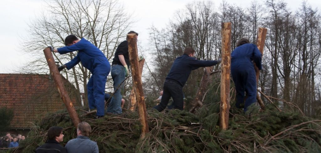Drenthe: Paasvuren Afgelast Door Droogte Drenthe: Paasvuren Afgelast Door Droogte