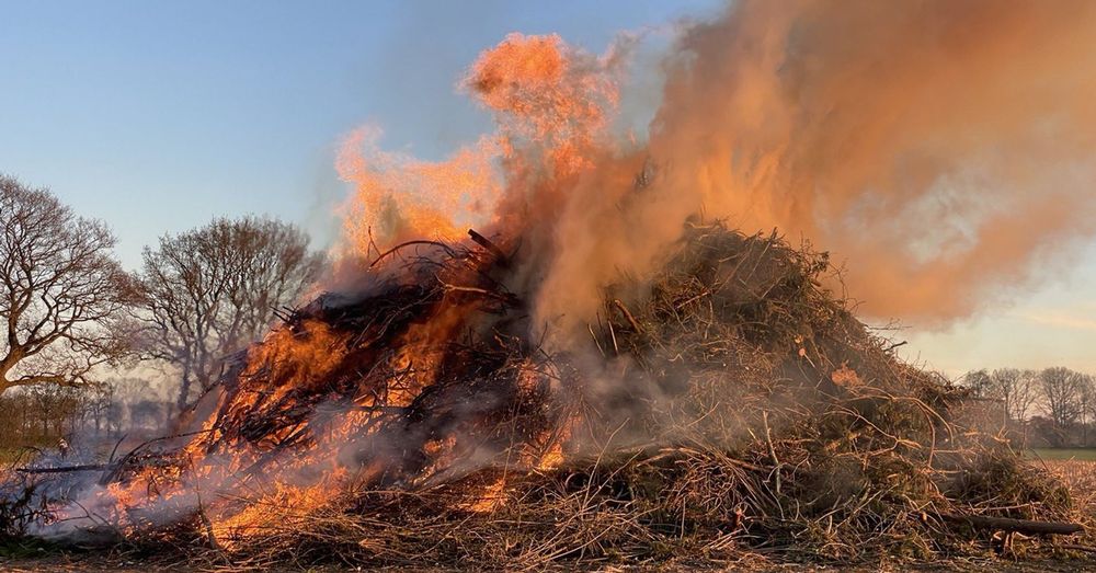 Droogte Leidt Tot Vele Afgelaste Paasvuren In Drenthe Droogte Leidt Tot Vele Afgelaste Paasvuren In Drenthe