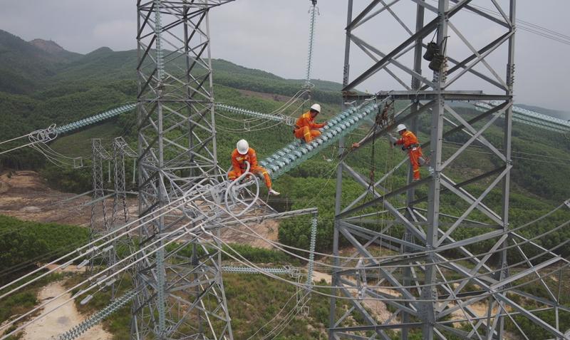 Dự Án 500kV Mạch 3: Ghi Dấu Ấn Hành Trình Của Công Nhân Điện Lực Miền Nam Dự Án 500kV Mạch 3: Ghi Dấu Ấn Hành Trình Của Công Nhân Điện Lực Miền Nam