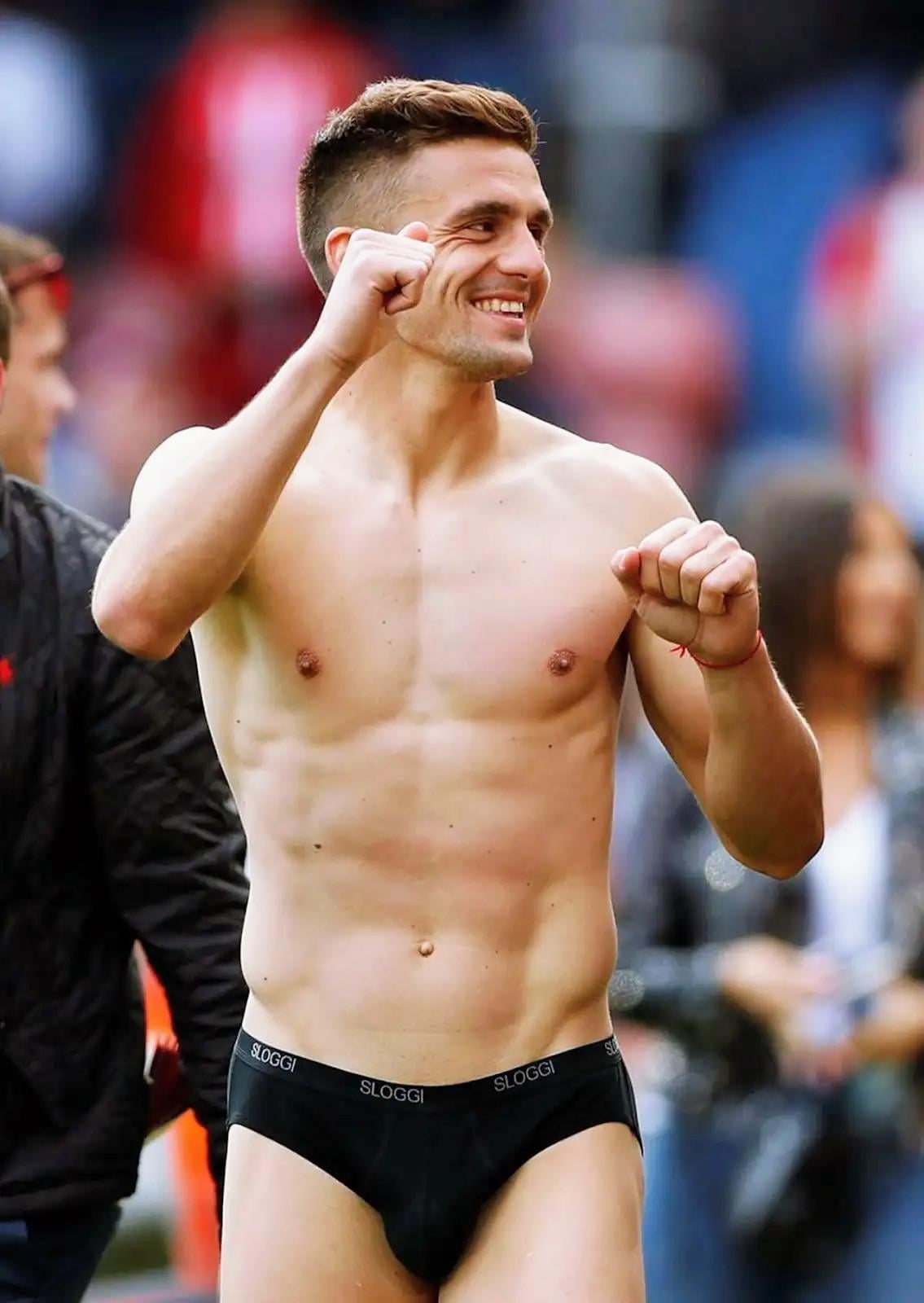 Dušan Tadić'in Süper Lig'deki 100. Maçı Dušan Tadić'in Süper Lig'deki 100. Maçı