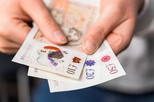 DWP Announces Universal Credit Refunds: £5 Billion To Be Returned In April/May DWP Announces Universal Credit Refunds: £5 Billion To Be Returned In April/May