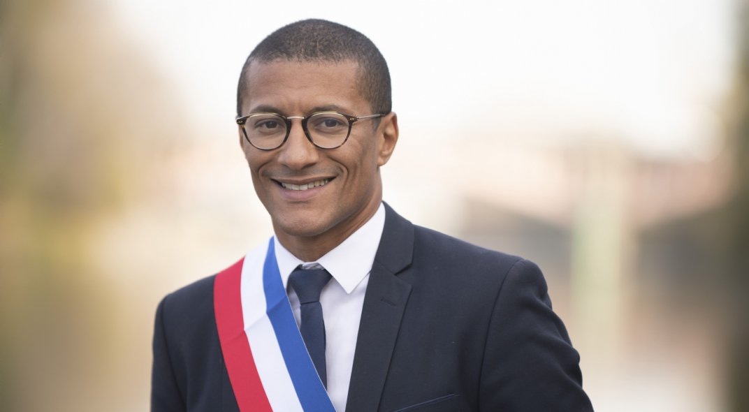 École De Saint-Ouen Menacée : Le Maire Karim Bouamrane Et Le Soutien De Cyril Hanouna École De Saint-Ouen Menacée : Le Maire Karim Bouamrane Et Le Soutien De Cyril Hanouna
