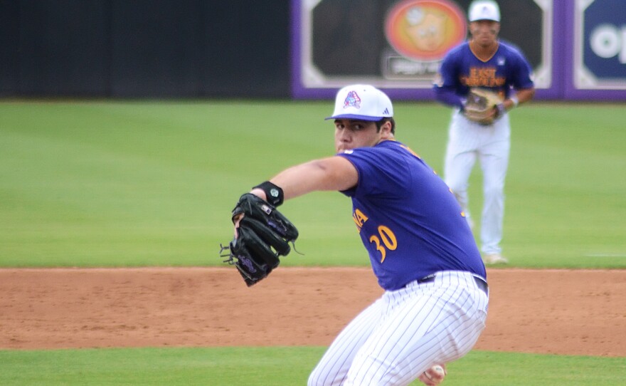 ECU Parker Byrd: Amputee Makes College Baseball History ECU Parker Byrd: Amputee Makes College Baseball History