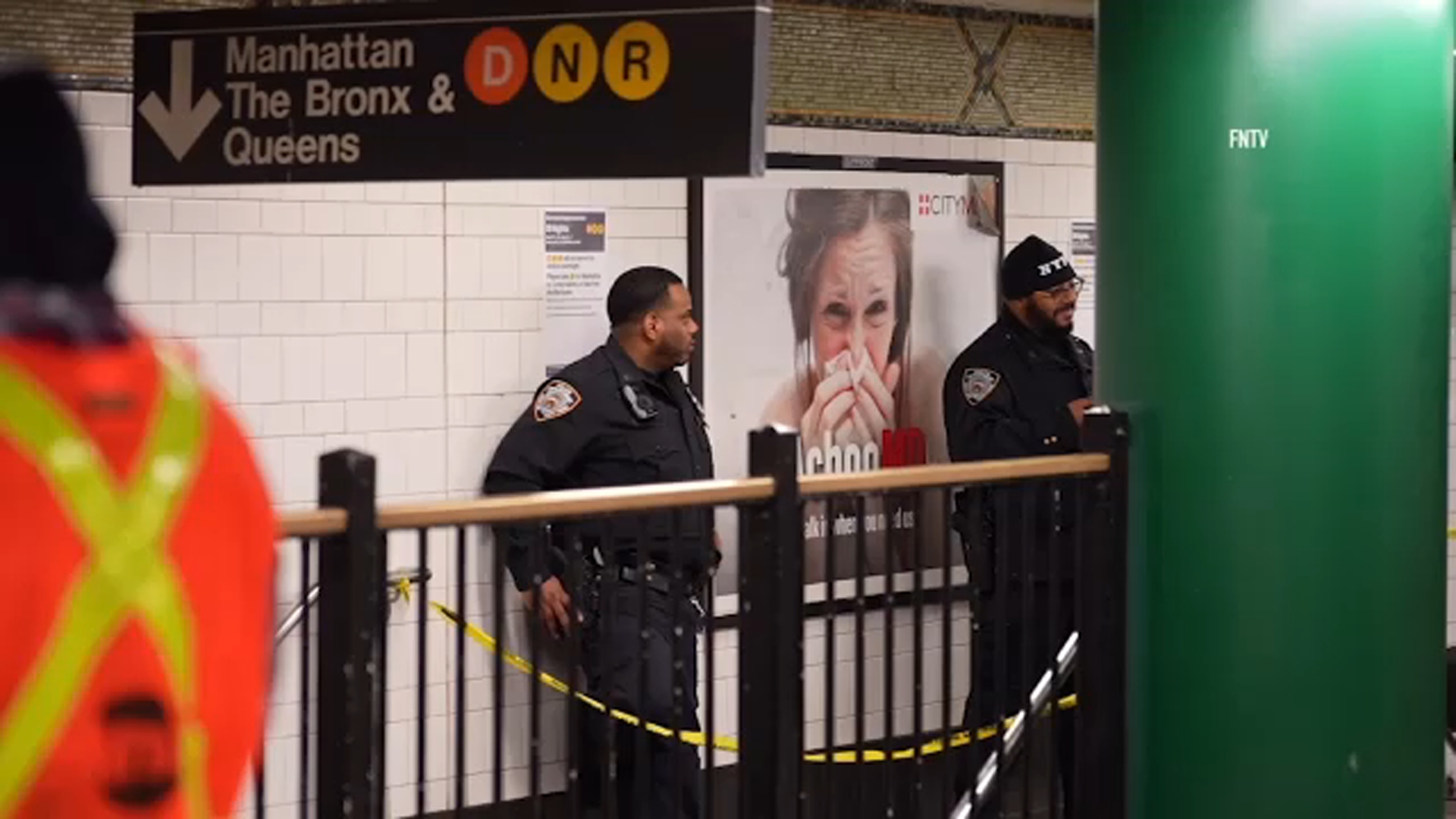 Emergency Response To Rush Hour Stabbing Near Brooklyn Bridge Subway Emergency Response To Rush Hour Stabbing Near Brooklyn Bridge Subway