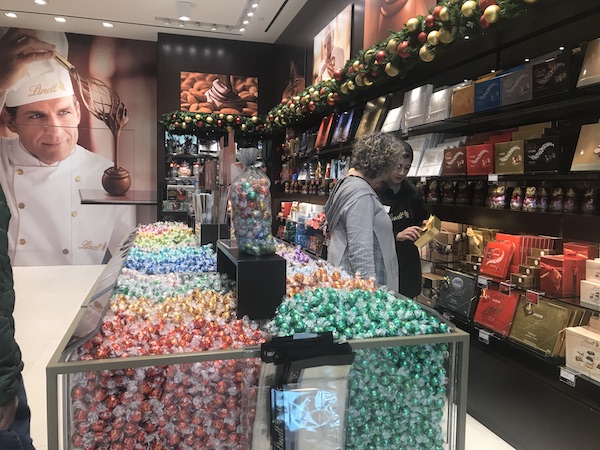Experience Chocolate Heaven: Lindt Opens Flagship Store In Central London Experience Chocolate Heaven: Lindt Opens Flagship Store In Central London