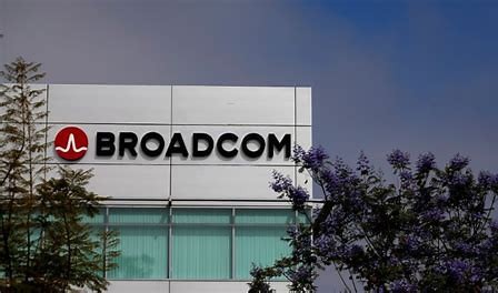 Extreme Price Hike: AT&T Challenges Broadcom's VMware Acquisition Plan Extreme Price Hike: AT&T Challenges Broadcom's VMware Acquisition Plan