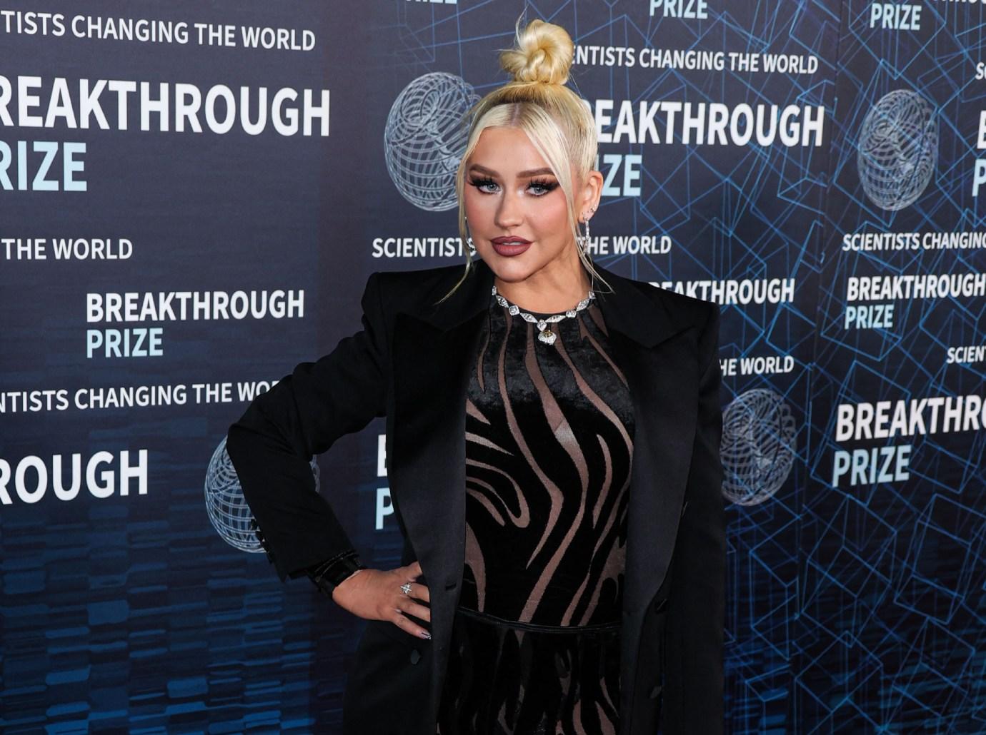 Fans Claim Christina Aguilera Is Unrecognizable In Recent Photoshoot Fans Claim Christina Aguilera Is Unrecognizable In Recent Photoshoot