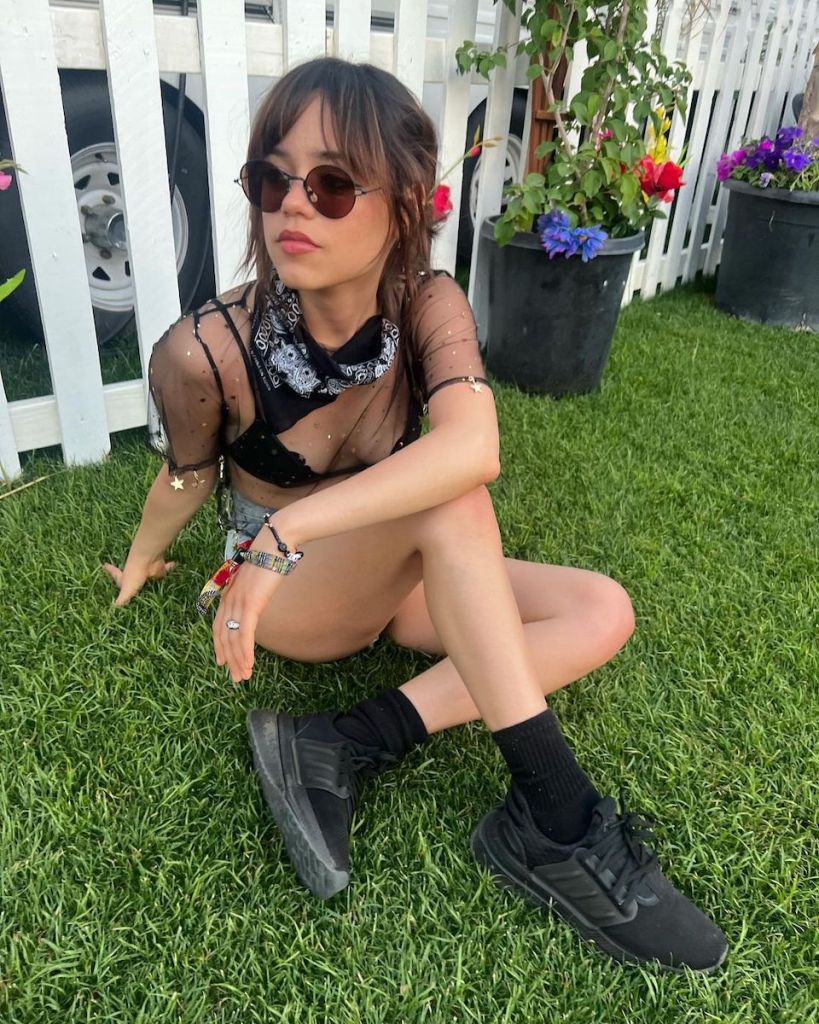 Fans React: Jenna Ortega's New Look – A Decade Older? Fans React: Jenna Ortega's New Look – A Decade Older?
