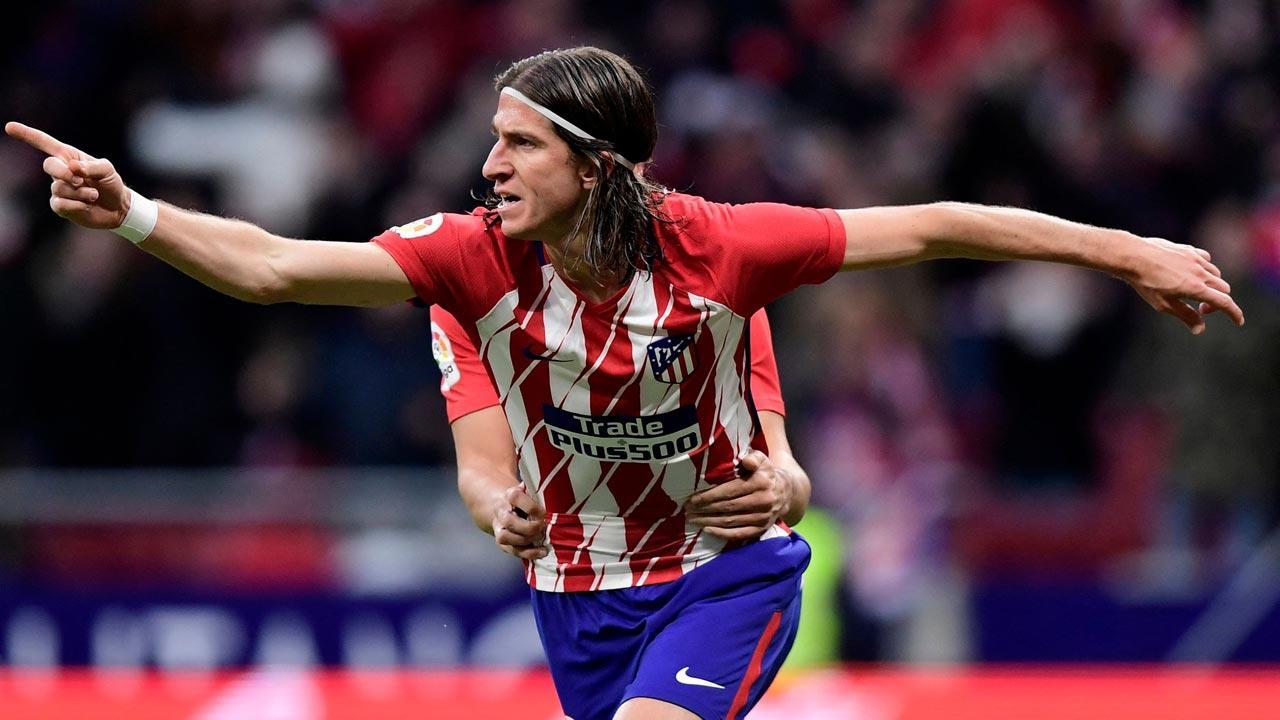 Filipe Luís Celebra Nuevo Triunfo Filipe Luís Celebra Nuevo Triunfo