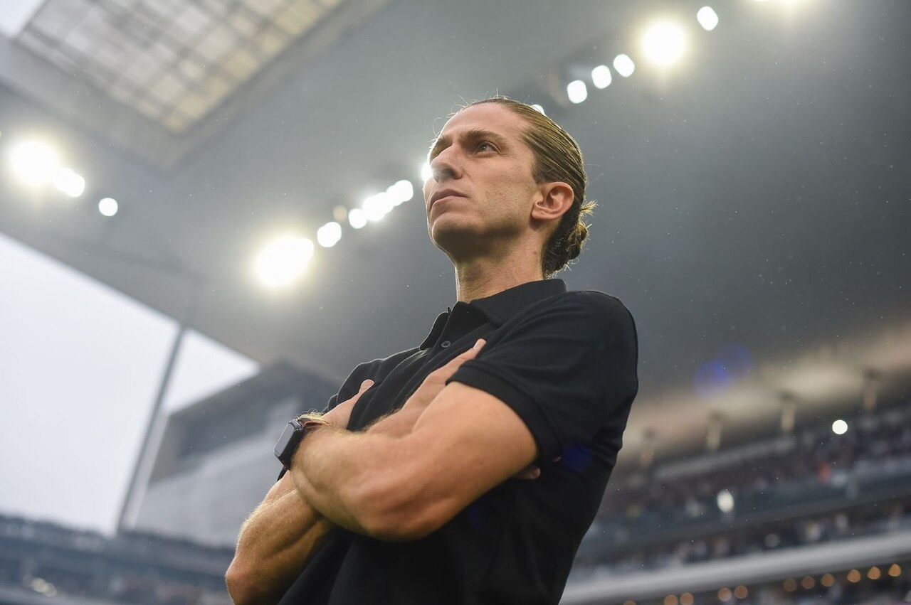 Filipe Luís Conquista Otro Título Filipe Luís Conquista Otro Título