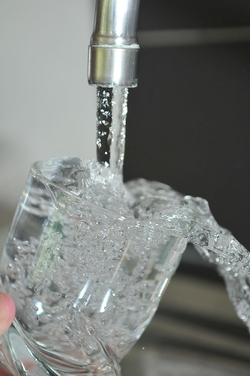 Filtrer L'eau Du Robinet : Solution Efficace Contre La Pollution ? Filtrer L'eau Du Robinet : Solution Efficace Contre La Pollution ?