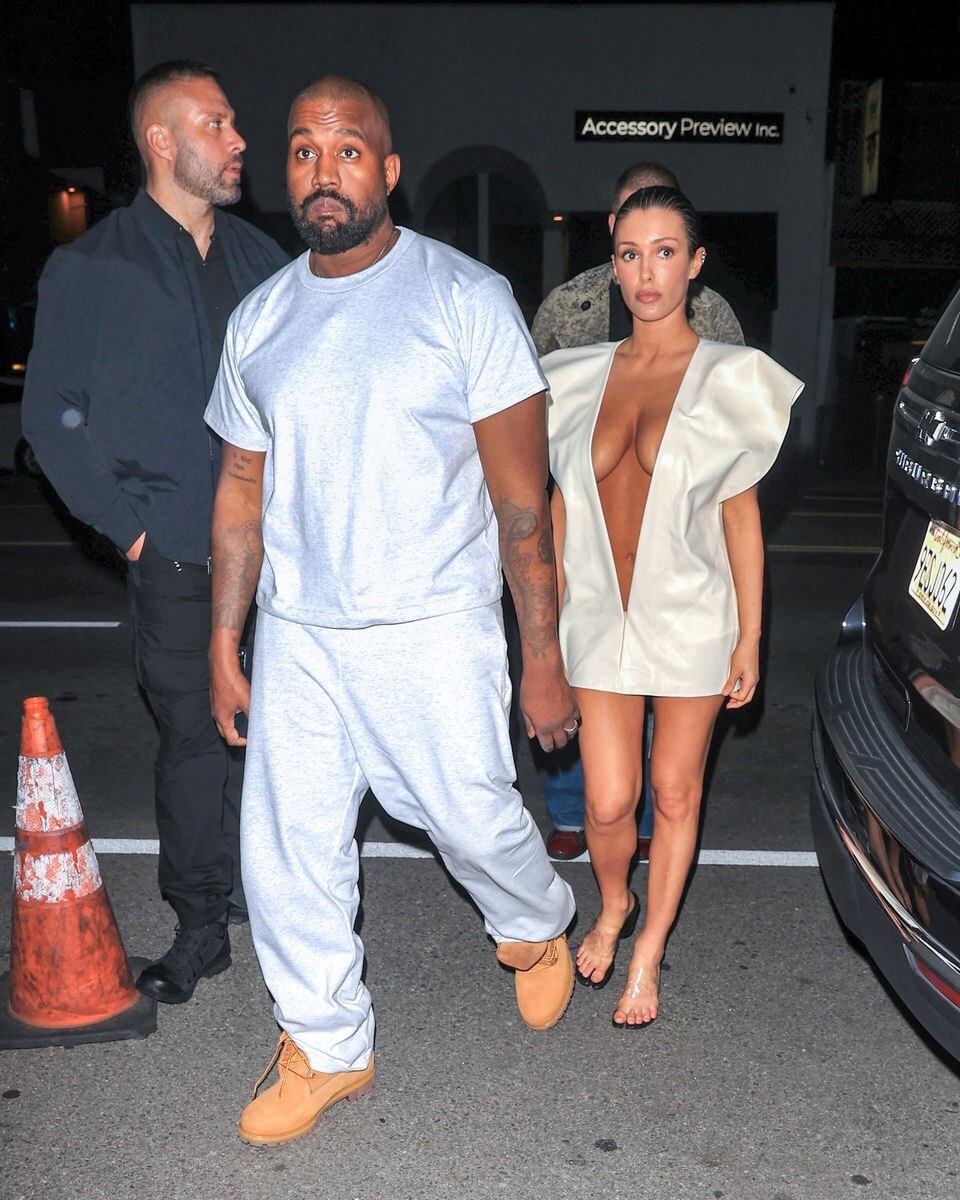 Following Breakup Claims, Kanye West And Bianca Censori Dine In Spain Following Breakup Claims, Kanye West And Bianca Censori Dine In Spain