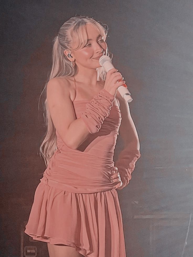 Fortnite Season 8: Sabrina Carpenter Takes Center Stage Fortnite Season 8: Sabrina Carpenter Takes Center Stage
