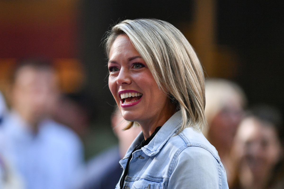 Frazier Shows Off Championship Rings To Today's Dylan Dreyer Frazier Shows Off Championship Rings To Today's Dylan Dreyer