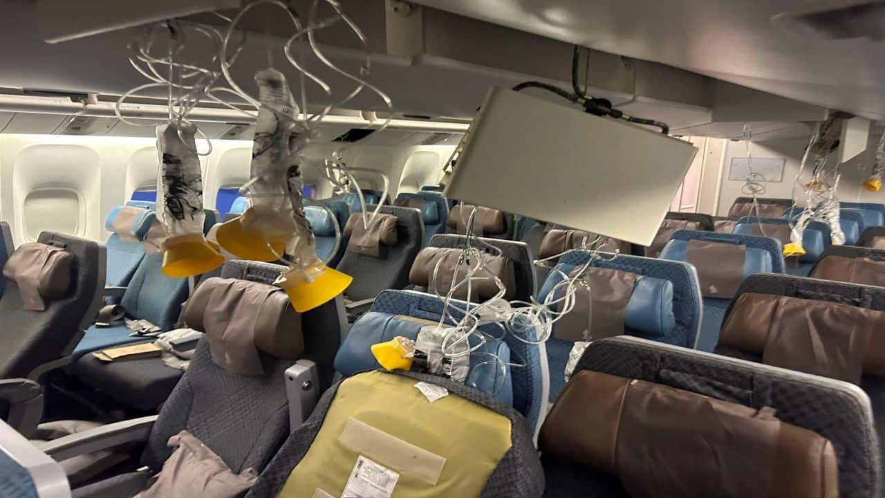 From Serving Passengers To Soaring Above: An Ex-SIA Flight Attendant's Journey To Becoming A Pilot From Serving Passengers To Soaring Above: An Ex-SIA Flight Attendant's Journey To Becoming A Pilot
