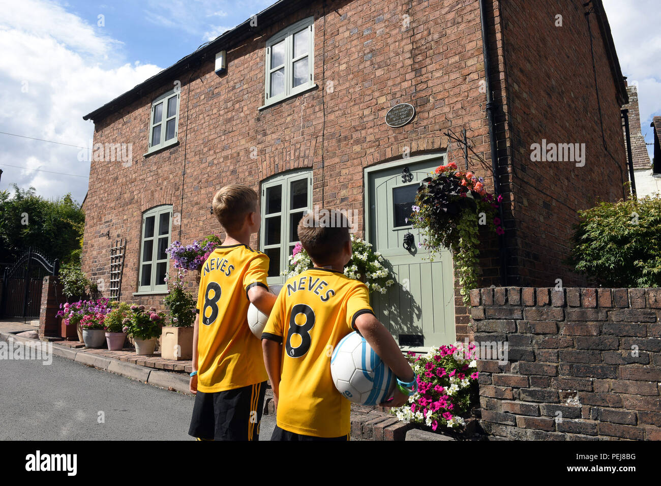 From Wolves To The Top: The Journey Of A Footballing Legend From Wolves To The Top: The Journey Of A Footballing Legend