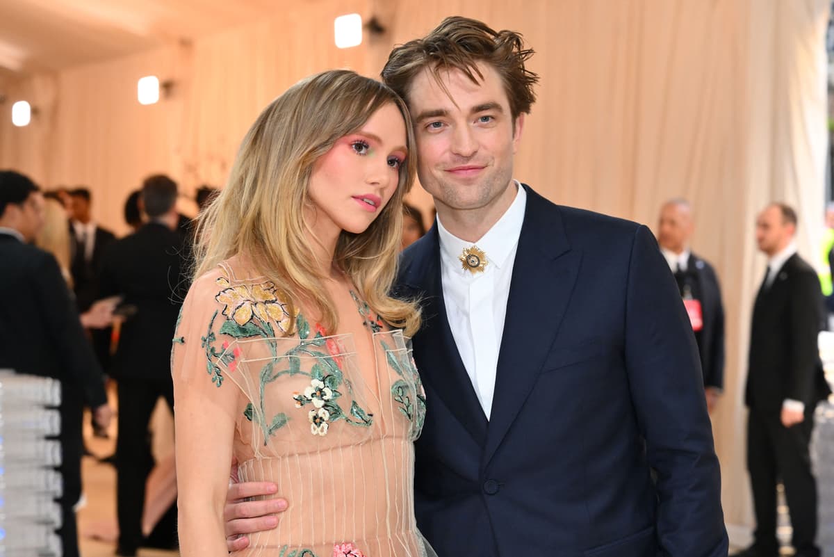 Get Suki Waterhouse's Spring Look: Mastering The Baby Doll Makeup Trend Get Suki Waterhouse's Spring Look: Mastering The Baby Doll Makeup Trend