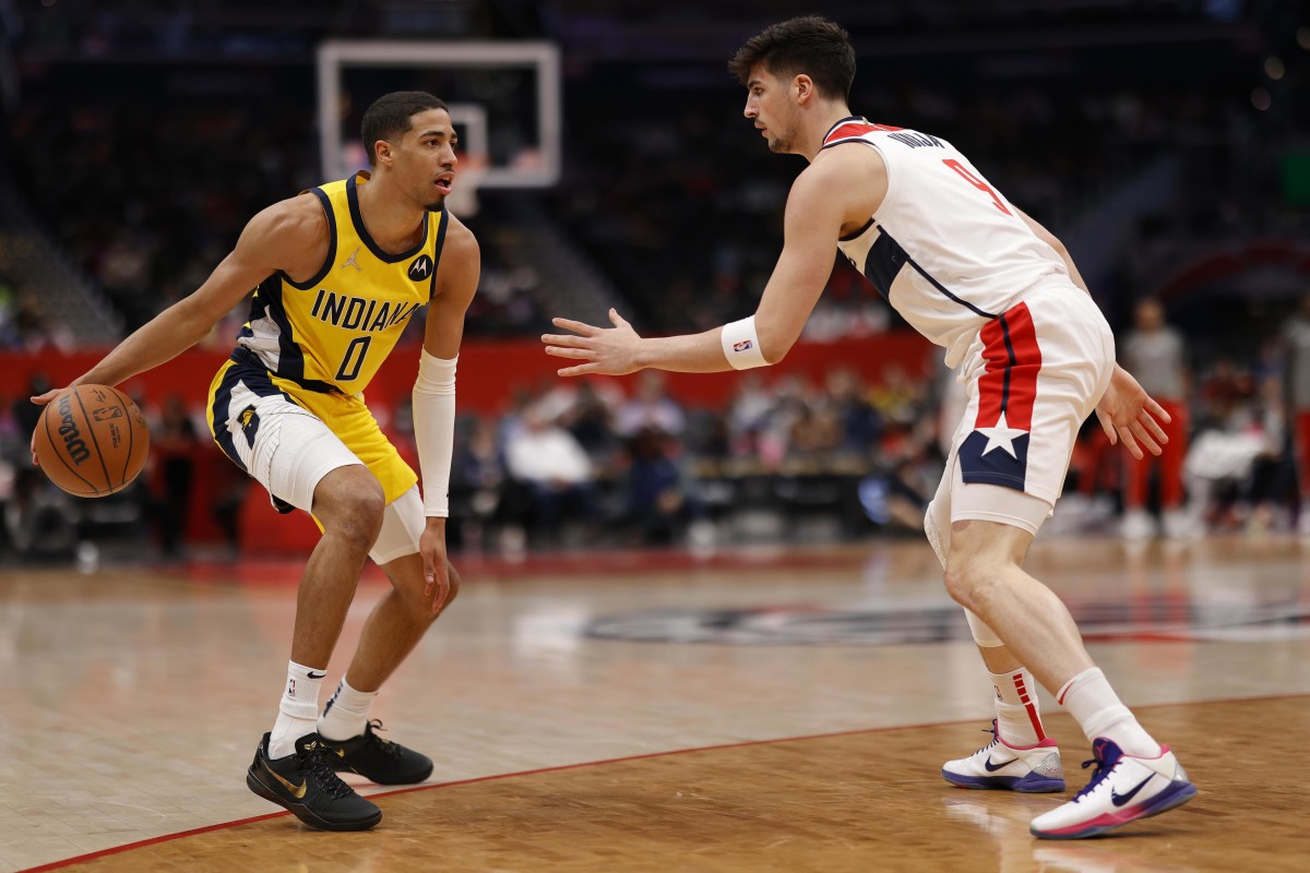 Giannis Head Grab Sparks Controversy: Pacers Game Aftermath Giannis Head Grab Sparks Controversy: Pacers Game Aftermath