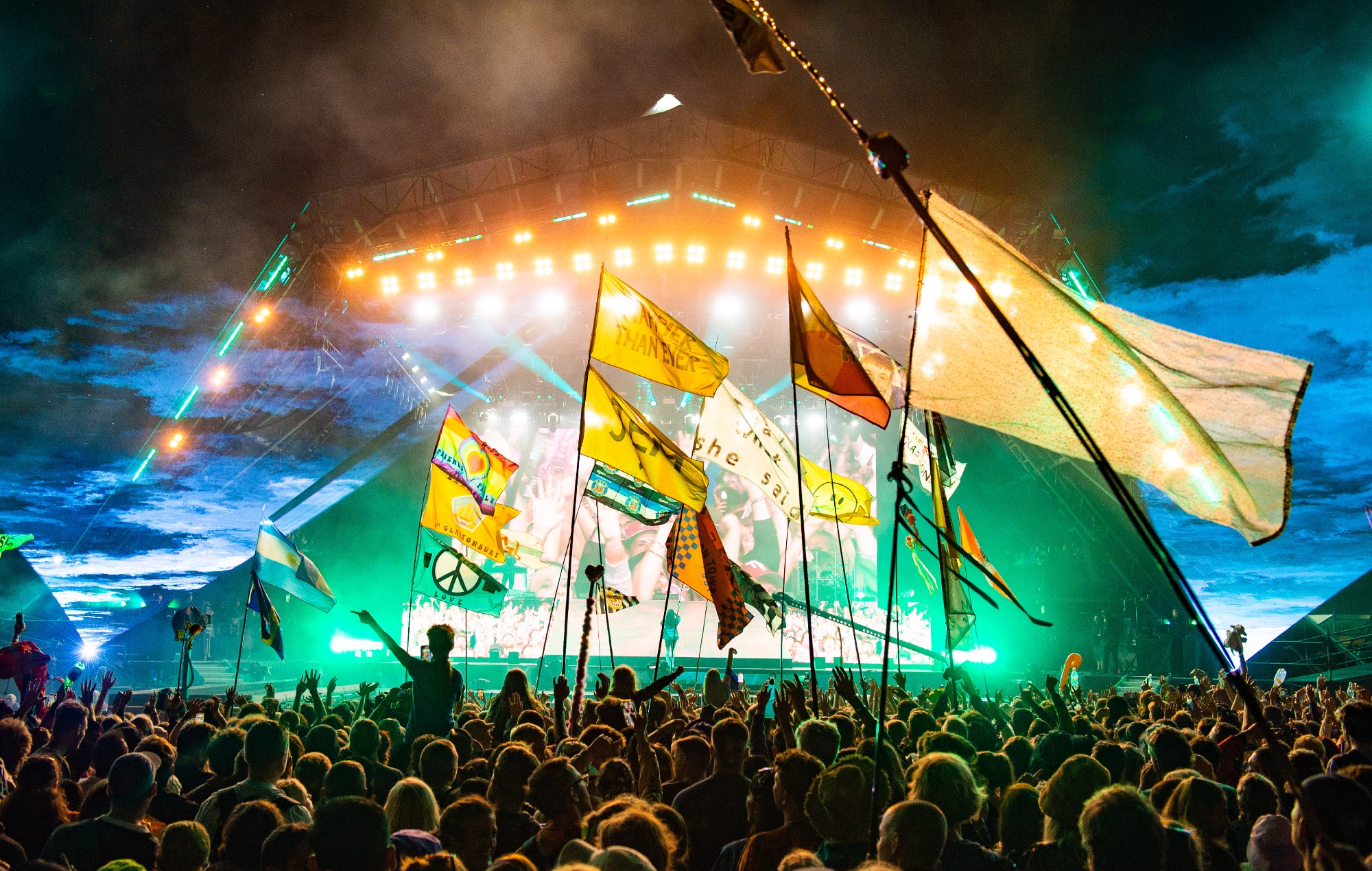Glastonbury 2024: Scheduling Conflicts Spark Fan Anger Glastonbury 2024: Scheduling Conflicts Spark Fan Anger