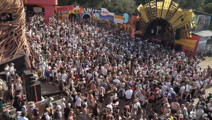 Glastonbury 2025: Headliner Controversy Sparks Backlash Glastonbury 2025: Headliner Controversy Sparks Backlash