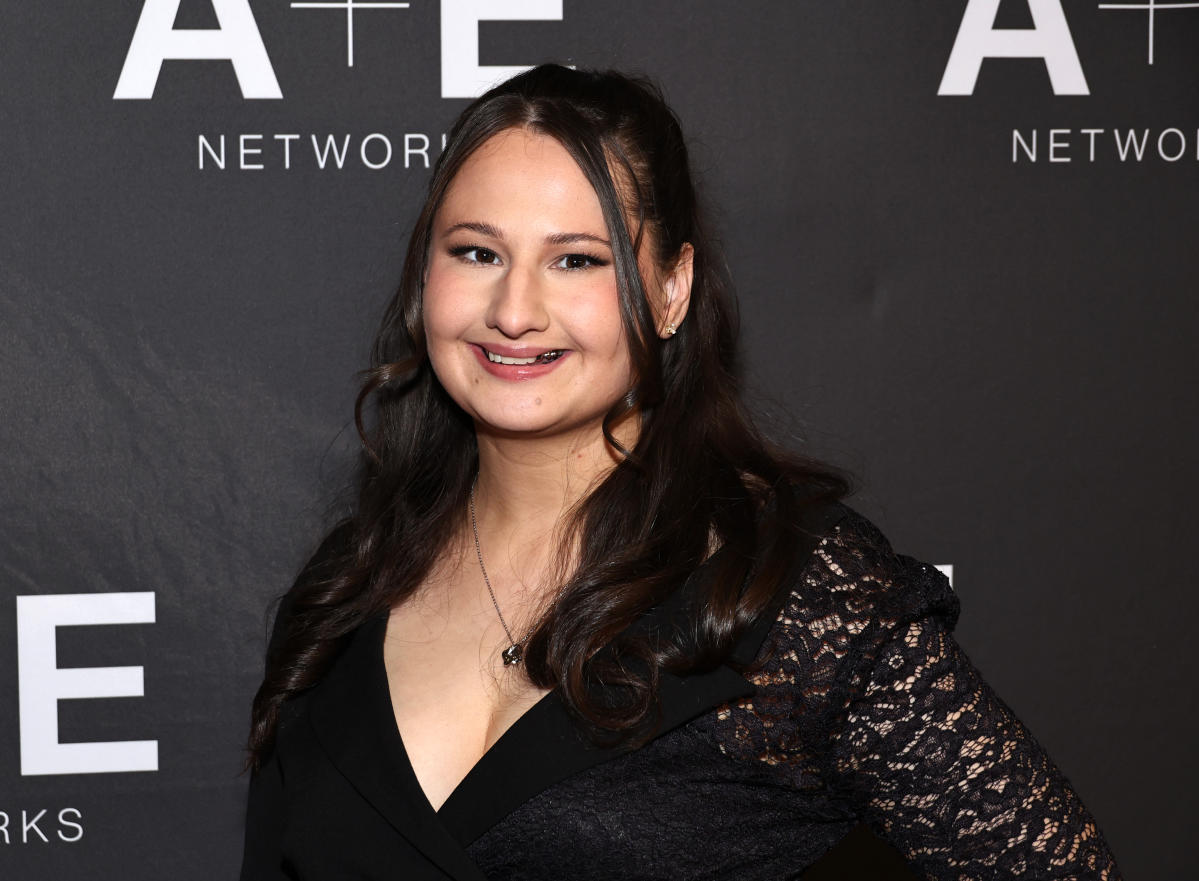 Gypsy Rose Blanchard Shows Off 25-Pound Weight Loss Following Baby's Birth Gypsy Rose Blanchard Shows Off 25-Pound Weight Loss Following Baby's Birth