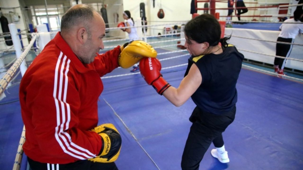 Hamdi Yıldırım Kadınlar Boks Şampiyonası Samsun'da: Güncel Sonuçlar Ve Heyecan Hamdi Yıldırım Kadınlar Boks Şampiyonası Samsun'da: Güncel Sonuçlar Ve Heyecan