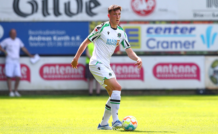Hannovers 2. Liga-Saison: Zwischen Drohkulisse Und Derby-Atmosphäre Hannovers 2. Liga-Saison: Zwischen Drohkulisse Und Derby-Atmosphäre