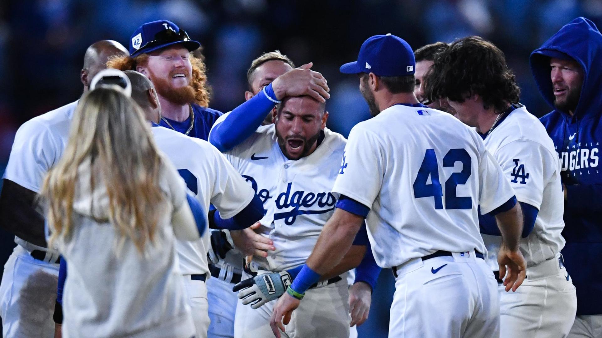 Happ's Walk-Off Delivers Cubs Victory Over Dodgers Happ's Walk-Off Delivers Cubs Victory Over Dodgers