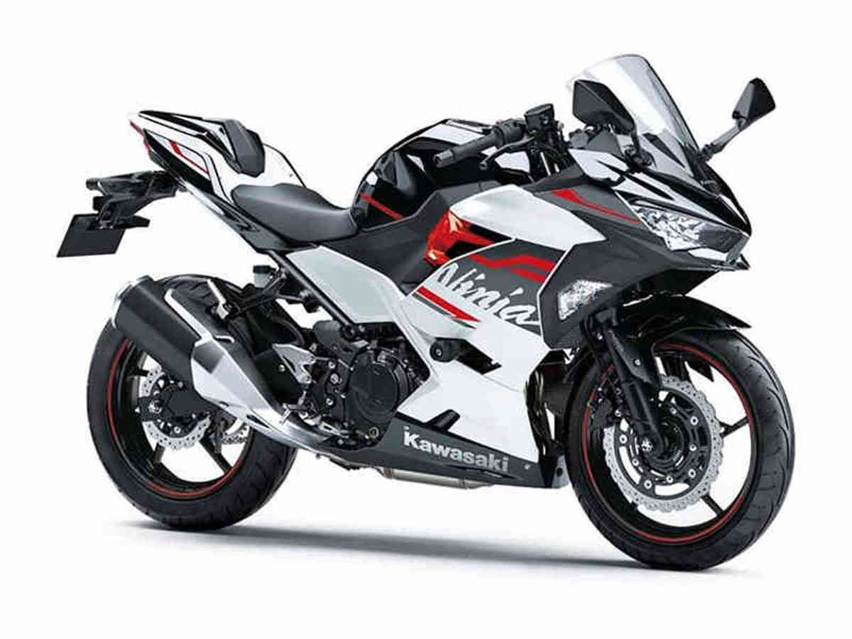 Harga Fantastis Kawasaki Ninja 500:  Lebih Dari Rp 100 Juta