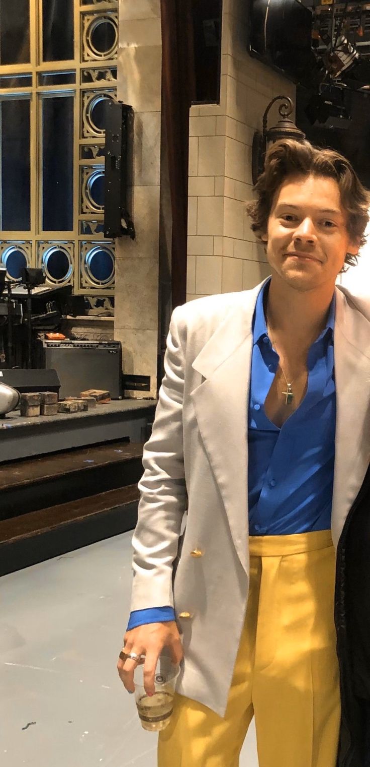Harry Styles' Reaction To A Critically Bad SNL Impression Harry Styles' Reaction To A Critically Bad SNL Impression