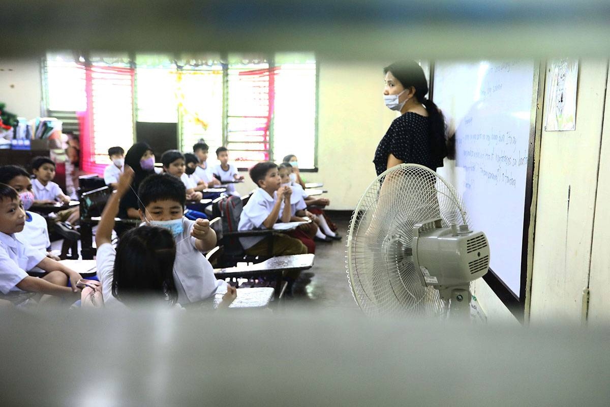 Heat Wave Forces School Closures Across Half Of Manila Heat Wave Forces School Closures Across Half Of Manila
