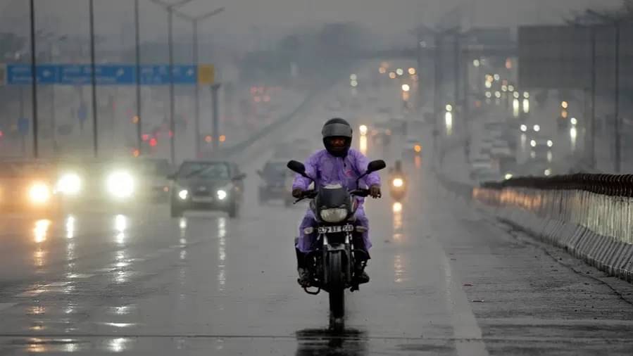 Heatwave Warning: 5 South Bengal Districts On High Alert Heatwave Warning: 5 South Bengal Districts On High Alert