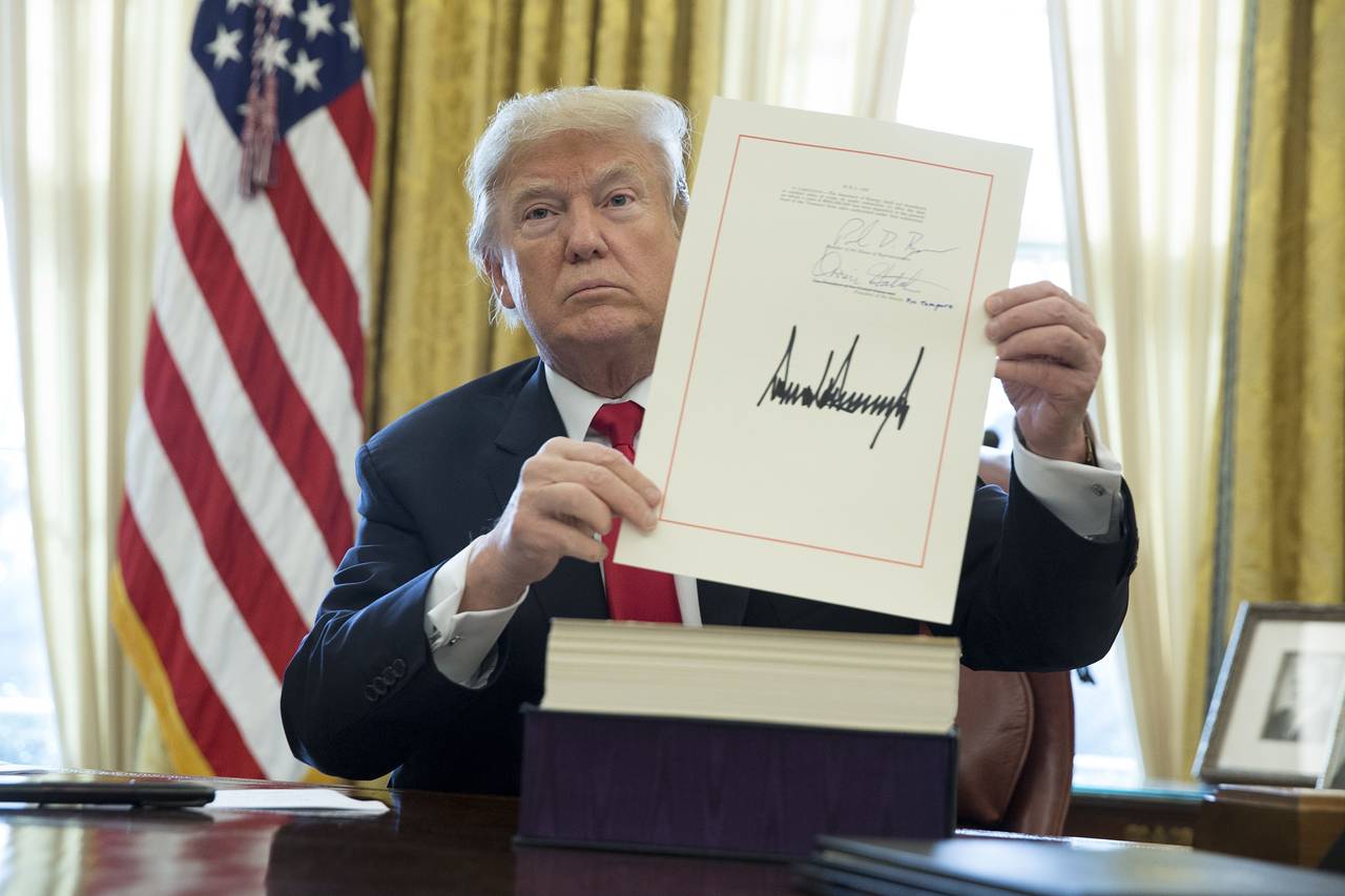 House Approves Trump Tax Bill After Late-Night Negotiations House Approves Trump Tax Bill After Late-Night Negotiations