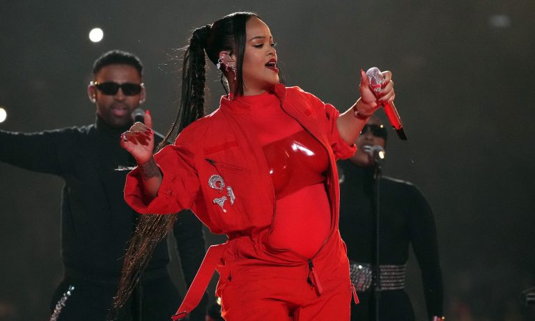 How A 5-Minute Song Became Rihanna's 1.6 Billion Stream Smash Hit How A 5-Minute Song Became Rihanna's 1.6 Billion Stream Smash Hit