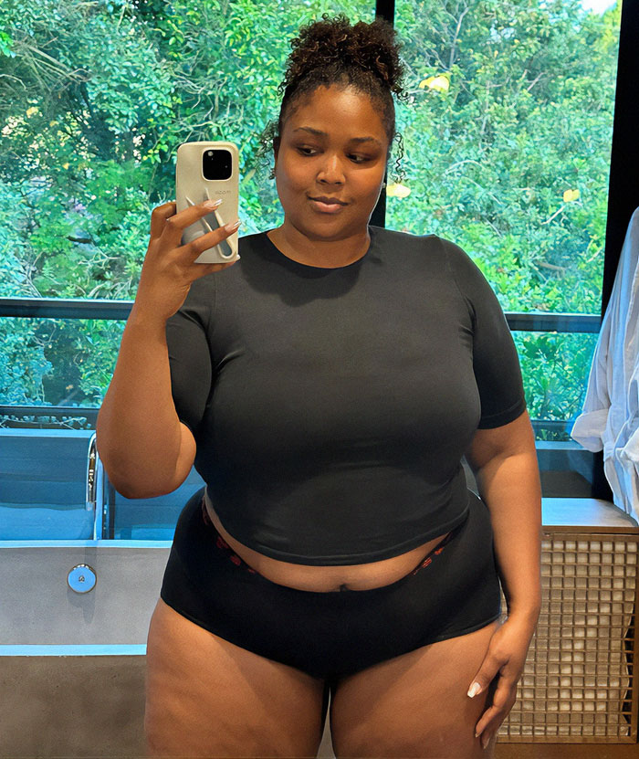 How Lizzo's Weight Loss Journey Surprised Fans How Lizzo's Weight Loss Journey Surprised Fans