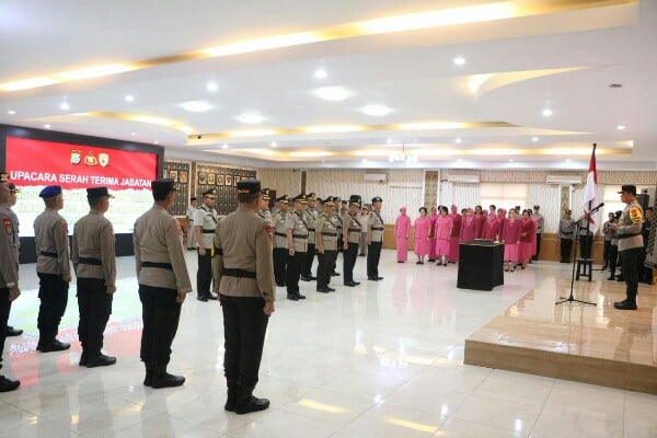 Irjen Daniel Pimpin Sertijab 7 Perwira Menengah Polda Bali: Detail Dan Pesan Inspiratif Irjen Daniel Pimpin Sertijab 7 Perwira Menengah Polda Bali: Detail Dan Pesan Inspiratif