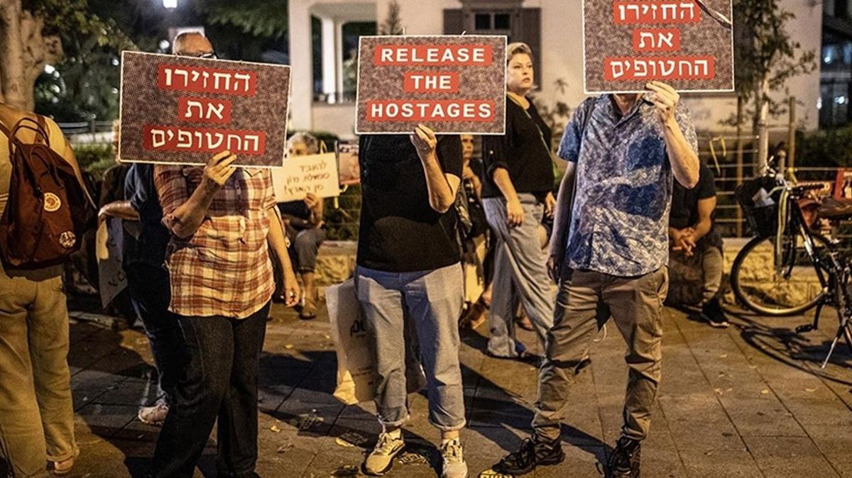 İsrail Meclisi: Esir Ailelerinin Protestosu Ve Güvenlik Güçleriyle Olan Kavga İsrail Meclisi: Esir Ailelerinin Protestosu Ve Güvenlik Güçleriyle Olan Kavga