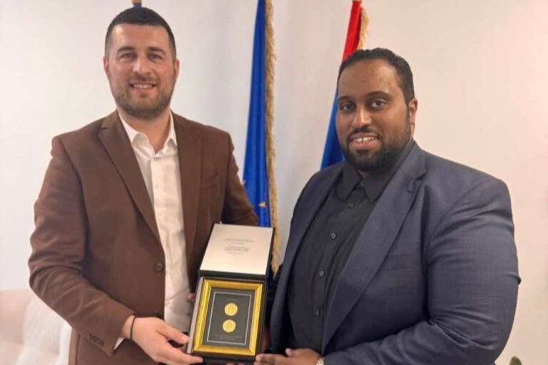 Istraživanje Ujedinjenih Arapskih Emirata: Najbolja Mjesta Za Posjetiti Istraživanje Ujedinjenih Arapskih Emirata: Najbolja Mjesta Za Posjetiti