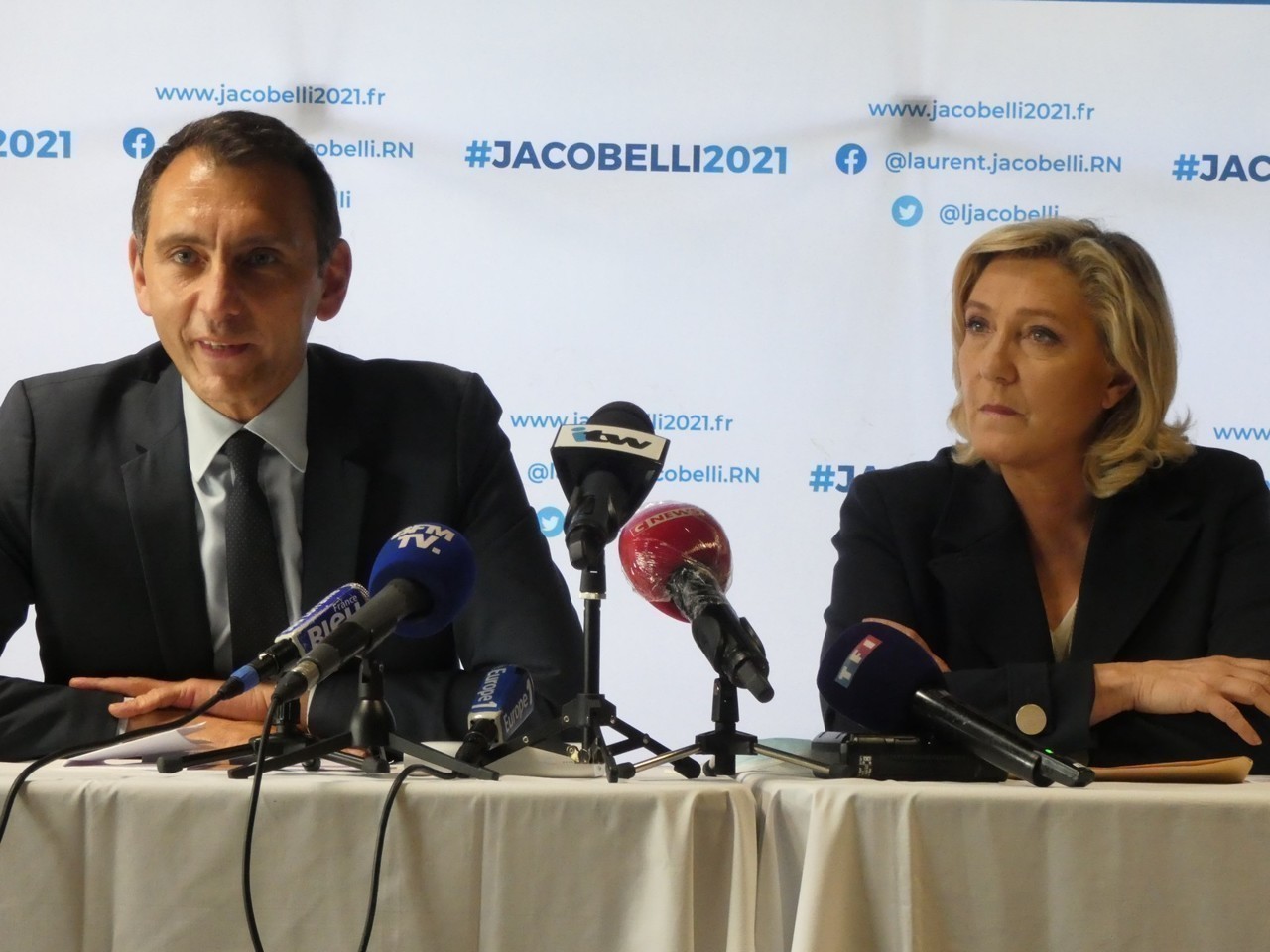 Jacobelli Défend Marine Le Pen : Au-dessus Ou En Dessous Des Lois ? Jacobelli Défend Marine Le Pen : Au-dessus Ou En Dessous Des Lois ?