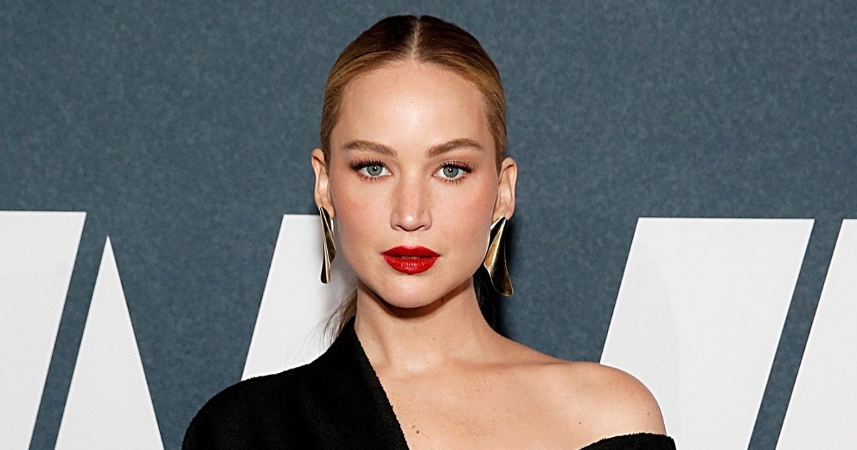 Jennifer Lawrence Debuts Breathtaking Backless Gown After Welcoming Second Child Jennifer Lawrence Debuts Breathtaking Backless Gown After Welcoming Second Child
